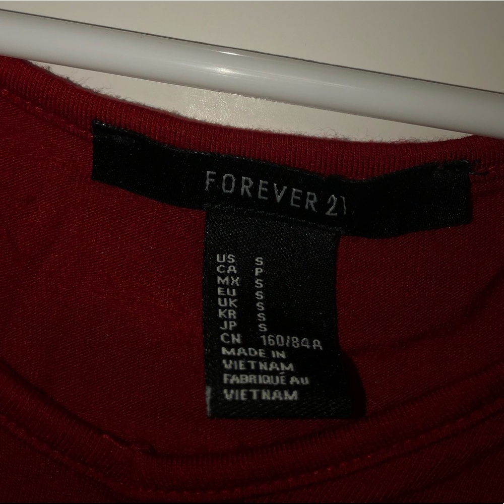 Red crop top - Picture 2 of 5